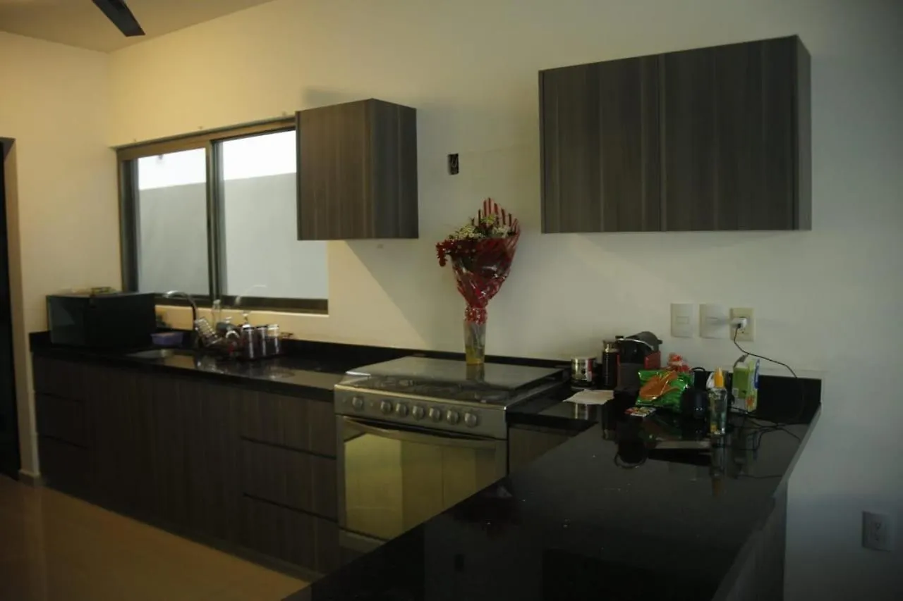 Casa En Residencial De Lujo, 3 Habitaciones, Confort, Seguridad Y Ubicacion Cancun