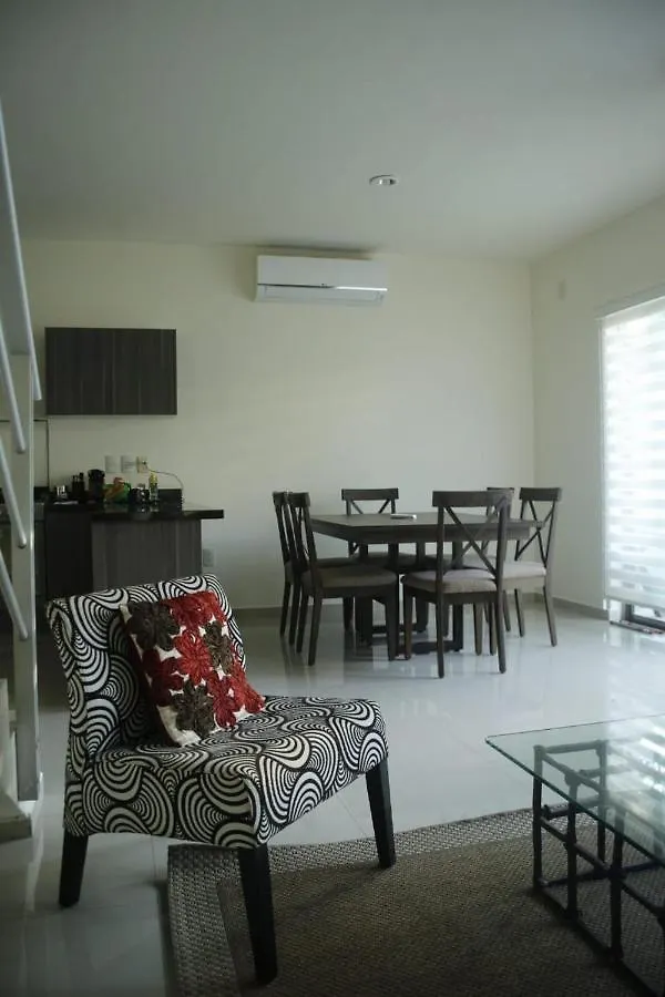 Casa En Residencial De Lujo, 3 Habitaciones, Confort, Seguridad Y Ubicacion Cancun