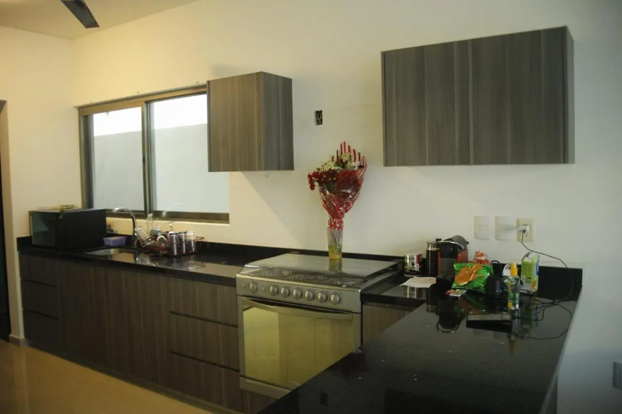 Casa En Residencial De Lujo, 3 Habitaciones, Confort, Seguridad Y Ubicacion Cancun